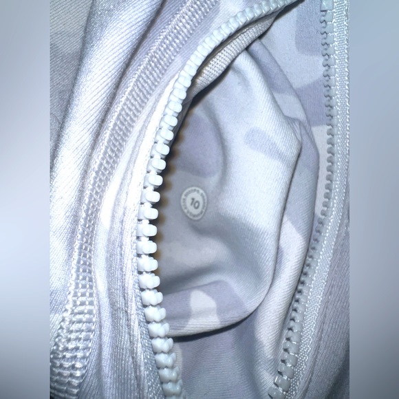 Lululemon Define Jacket Luxtreme
Incognito Camo Jacquard Alpine White Starlight - Picture 7 of 14